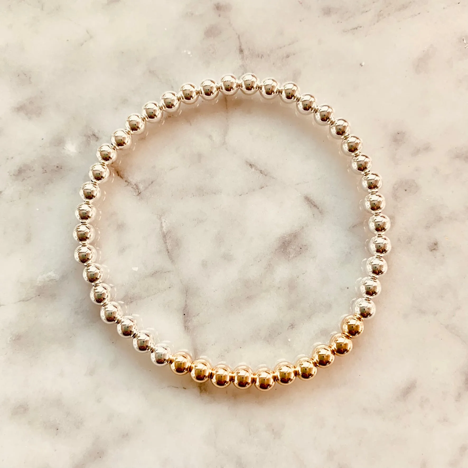 4mm Beaded Bracelet with a Row of Contrasting 4mm Beads