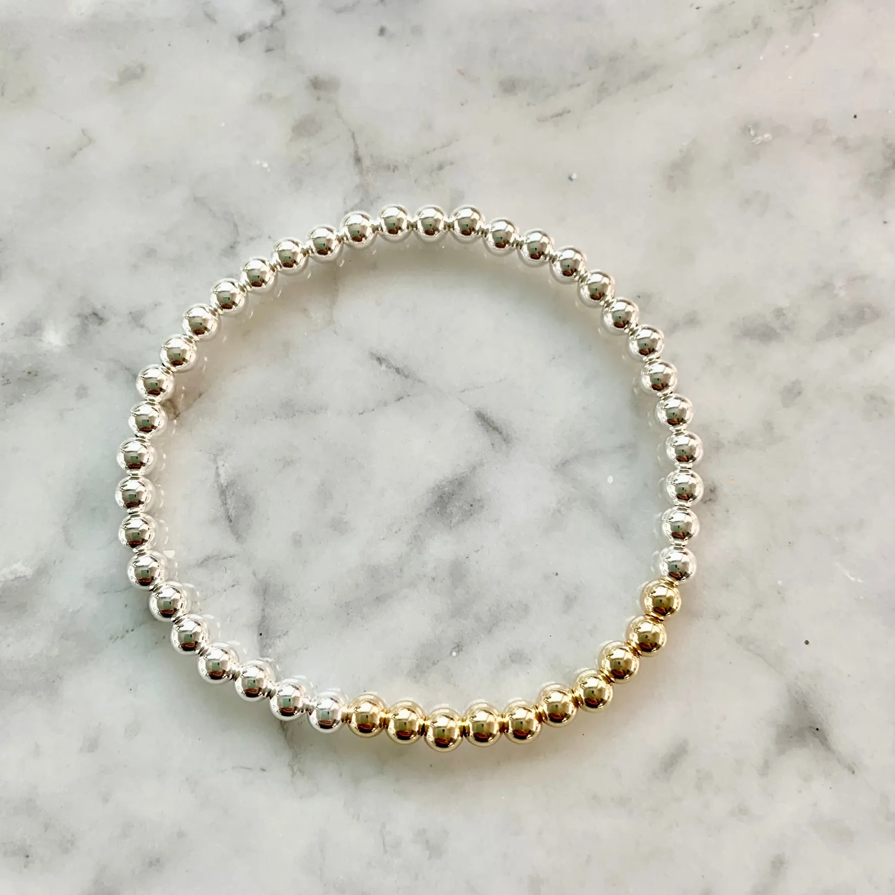 4mm Beaded Bracelet with a Row of Contrasting 4mm Beads