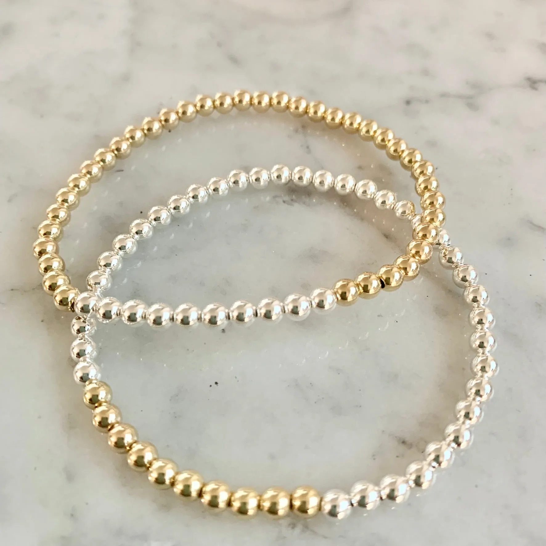 4mm Beaded Bracelet with a Row of Contrasting 4mm Beads