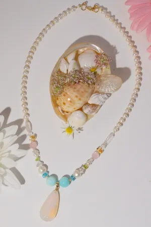 Pendant Opal Swirl on Pearl Necklace