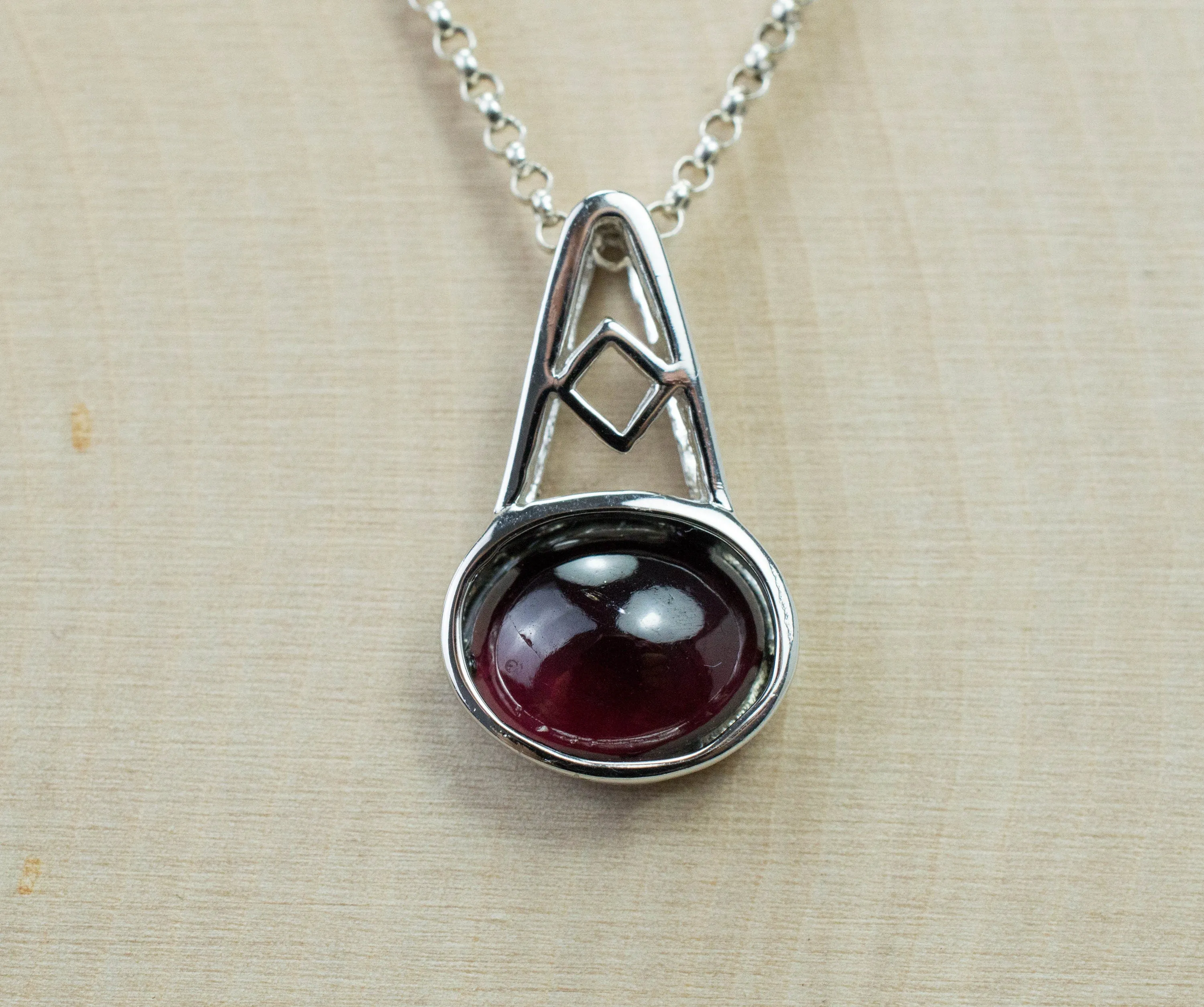 Rhodolite Garnet Pendant; Genuine Untreated Tanzanian Garnet; 1.865cts