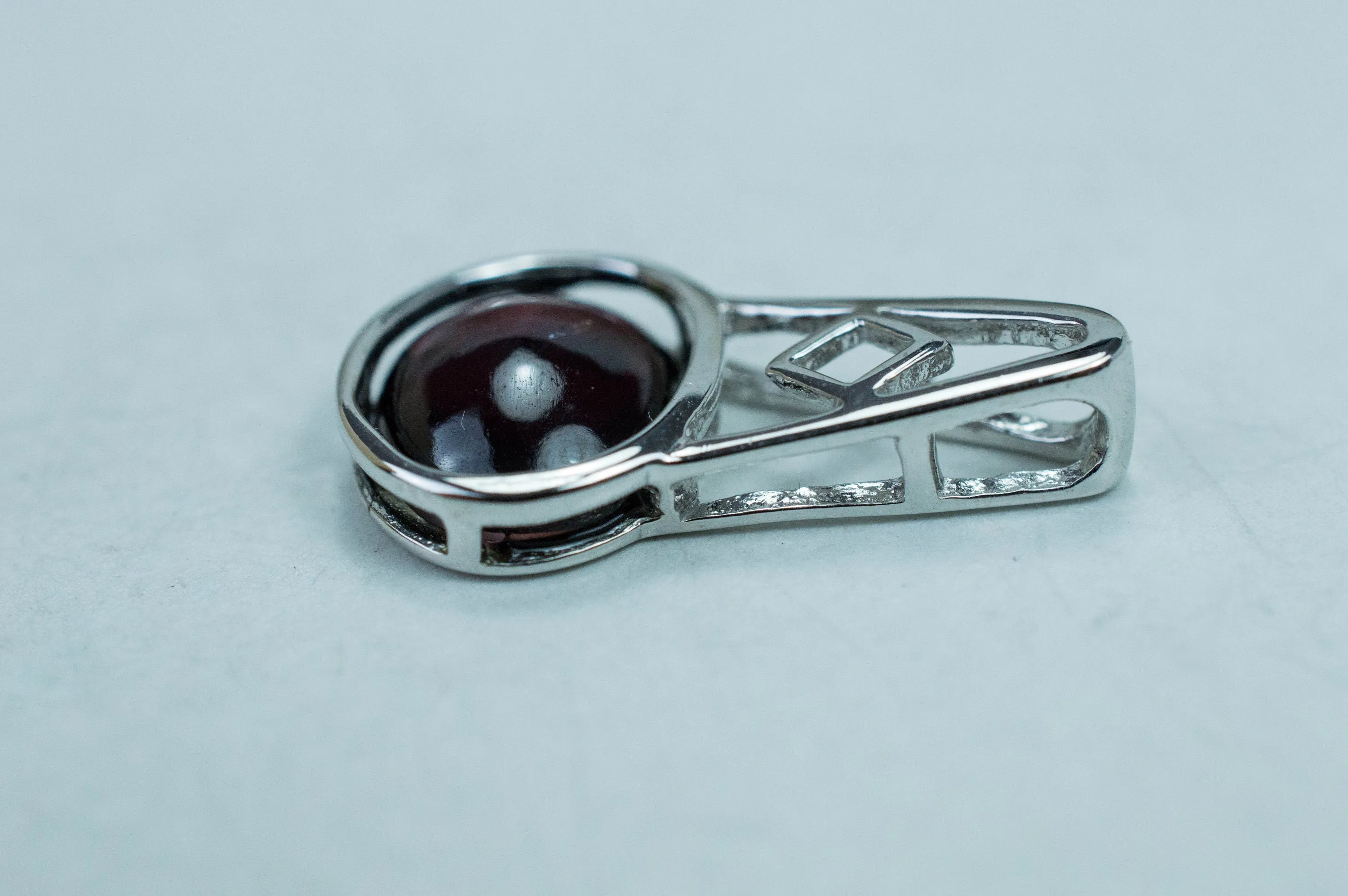 Rhodolite Garnet Pendant; Genuine Untreated Tanzanian Garnet; 1.865cts