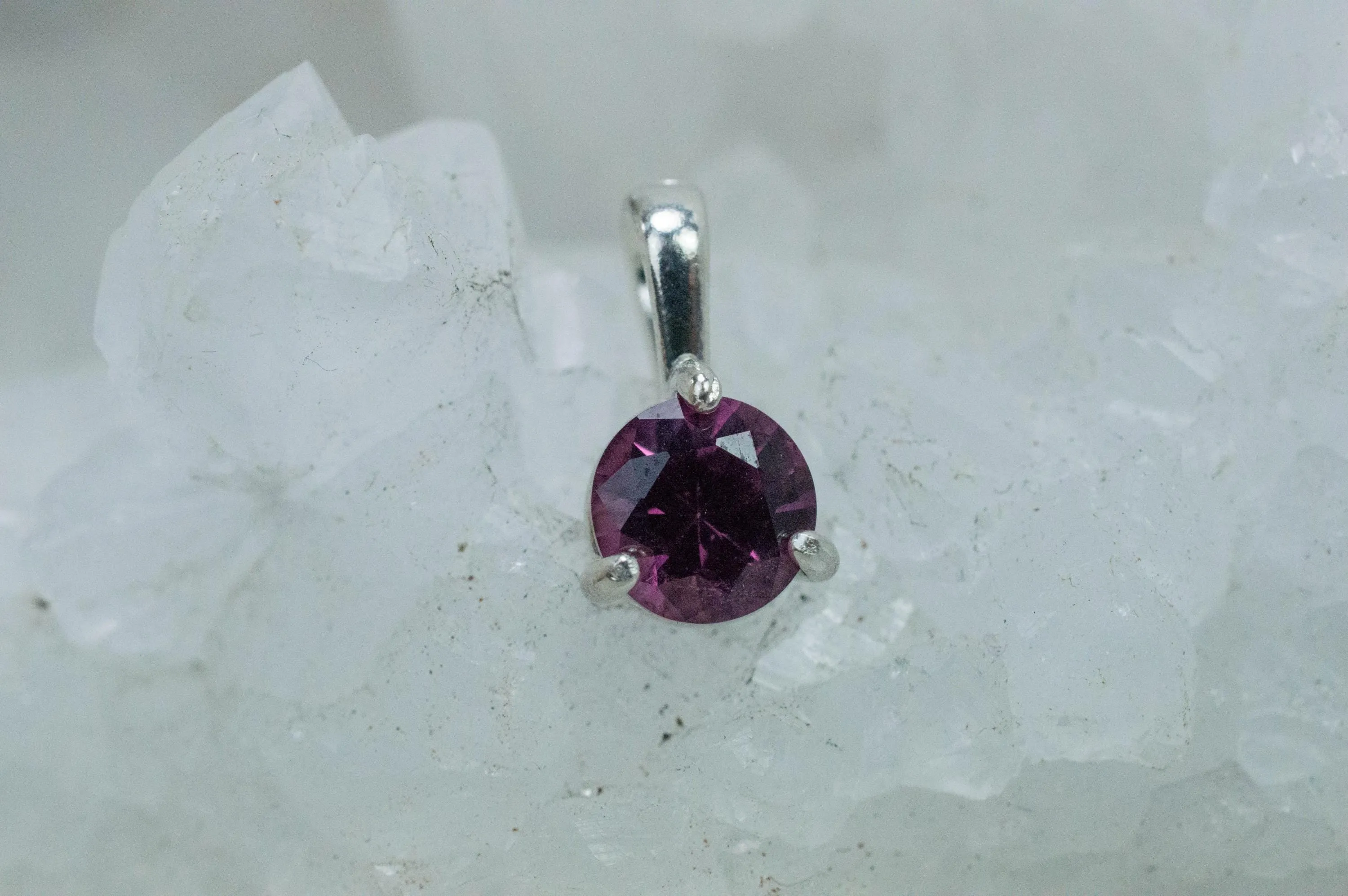 Rhodolite Garnet Pendant; Natural Untreated Tanzanian Garnet; 1.300cts